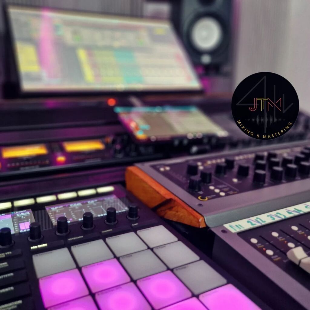 RiddimAddict's tweet image. Will start accepting bookings for mixing and mastering at #jtmmixingandmastering soon 🙌🏾

Look out for the Insta profile and website. #mixing
#mastering #mixingengineer
New Focus #staytuned #riddimaddictrecords 

#makeover #newgear #studiogear #studiodes… instagr.am/p/CkBzODHIfhY/