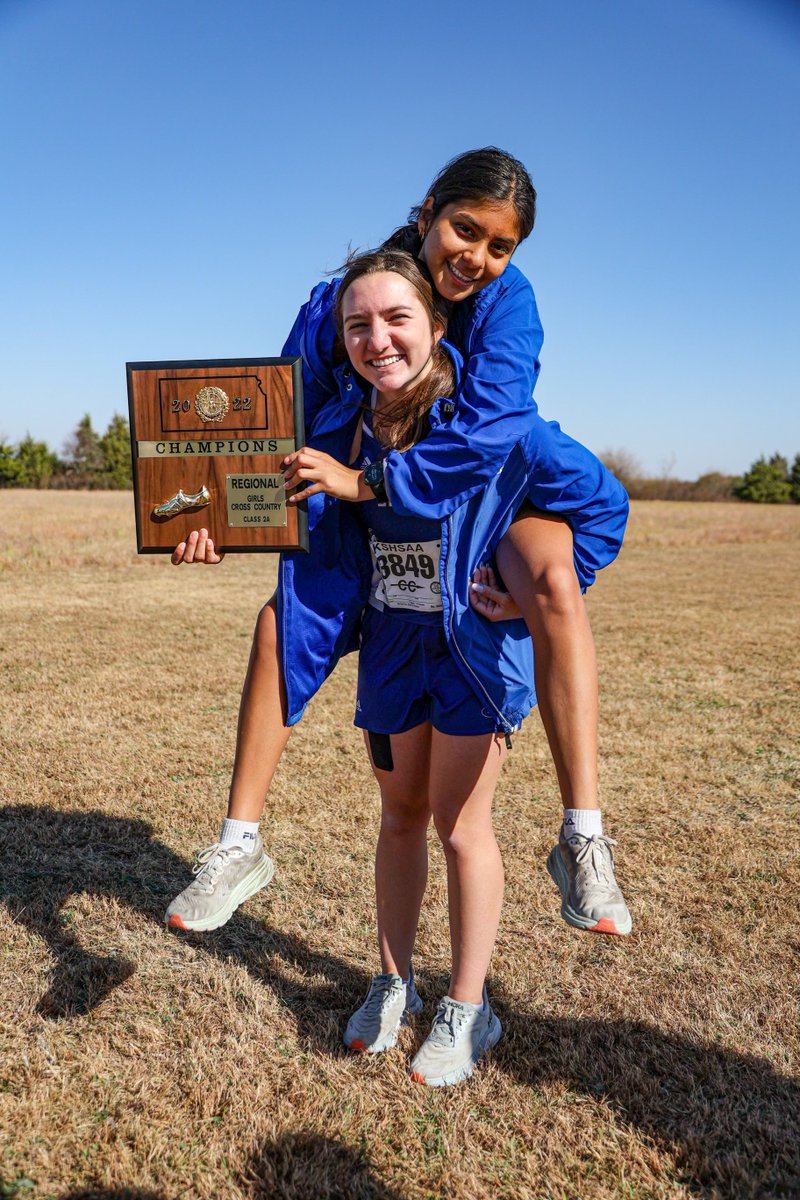SMCXC's tweet photo. #twinning https://t.co/e1jSdPDJlI