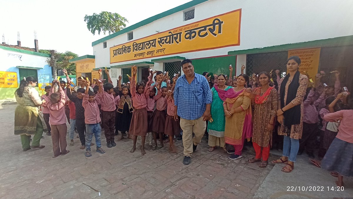 PKhyora's tweet photo. Mere school ka diwali celebration https://t.co/MKzbmI3cMg