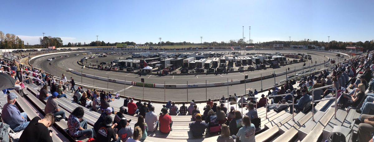 DavidMo65765362's tweet photo. @CARSTour #Commonwealth225 Hanging out beside Tony Stevens in the stands today enjoying the CARS Tour Commonwealth225!! https://t.co/7IXIbN2wdH