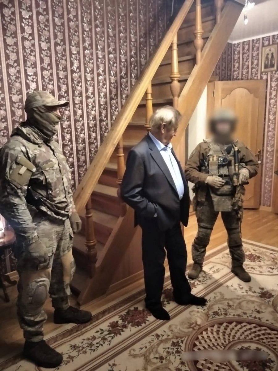 grntmedia's tweet photo. СБУ затримала голову "Мотор Січ" В'ячеслава Богуслаєва. Його підозрюють у державній зраді. https://t.co/hqJQ8EuCP6