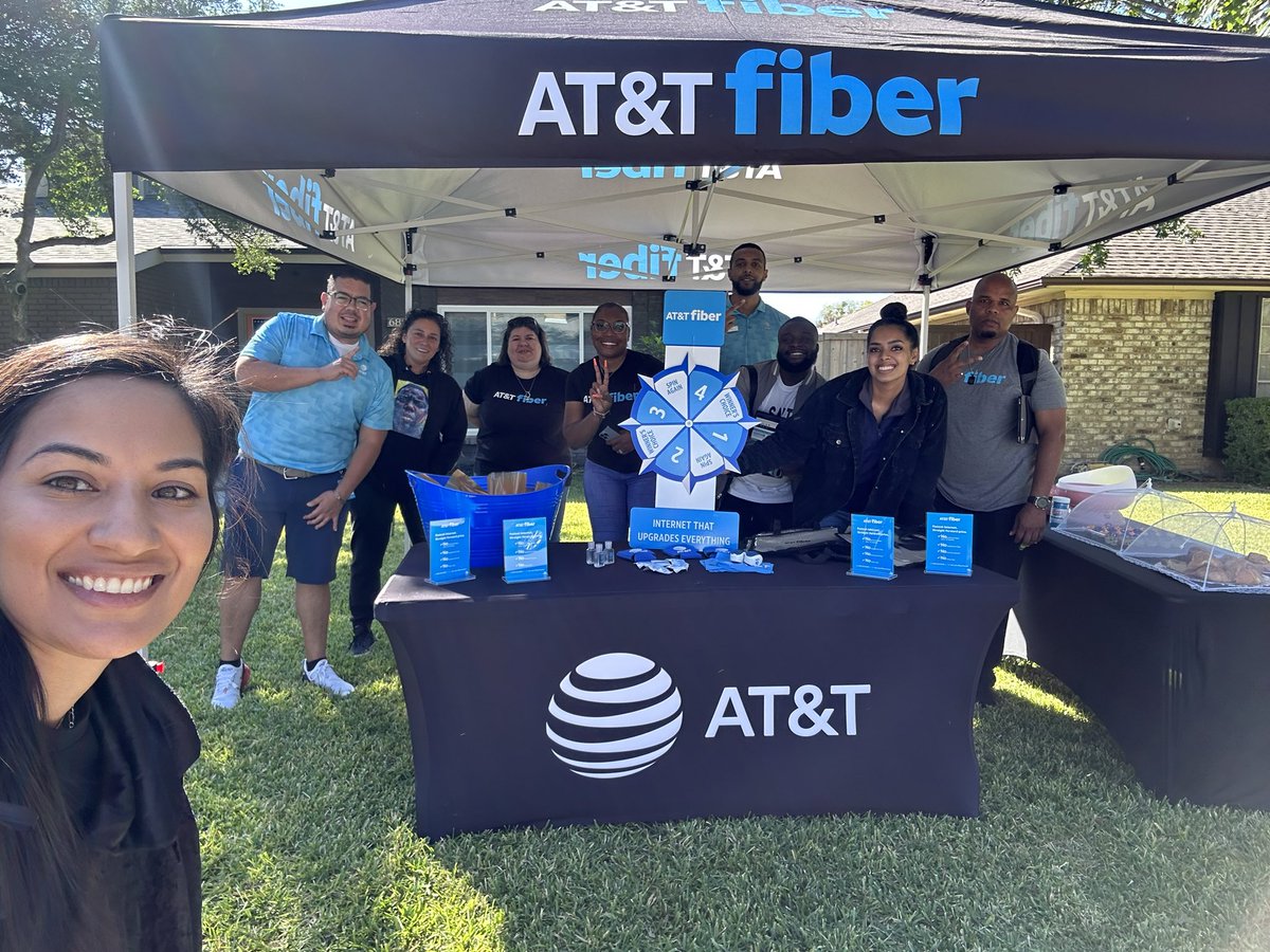 yvetteNTX's tweet photo. Huge huge thank you to our partners who came together to make this happen for the community! ๐
@NTX_Anuksha @SSanjuaneloS @Gera_Camargo1 @CaresseSimpson @dbustamante1210 https://t.co/K05skwN22g