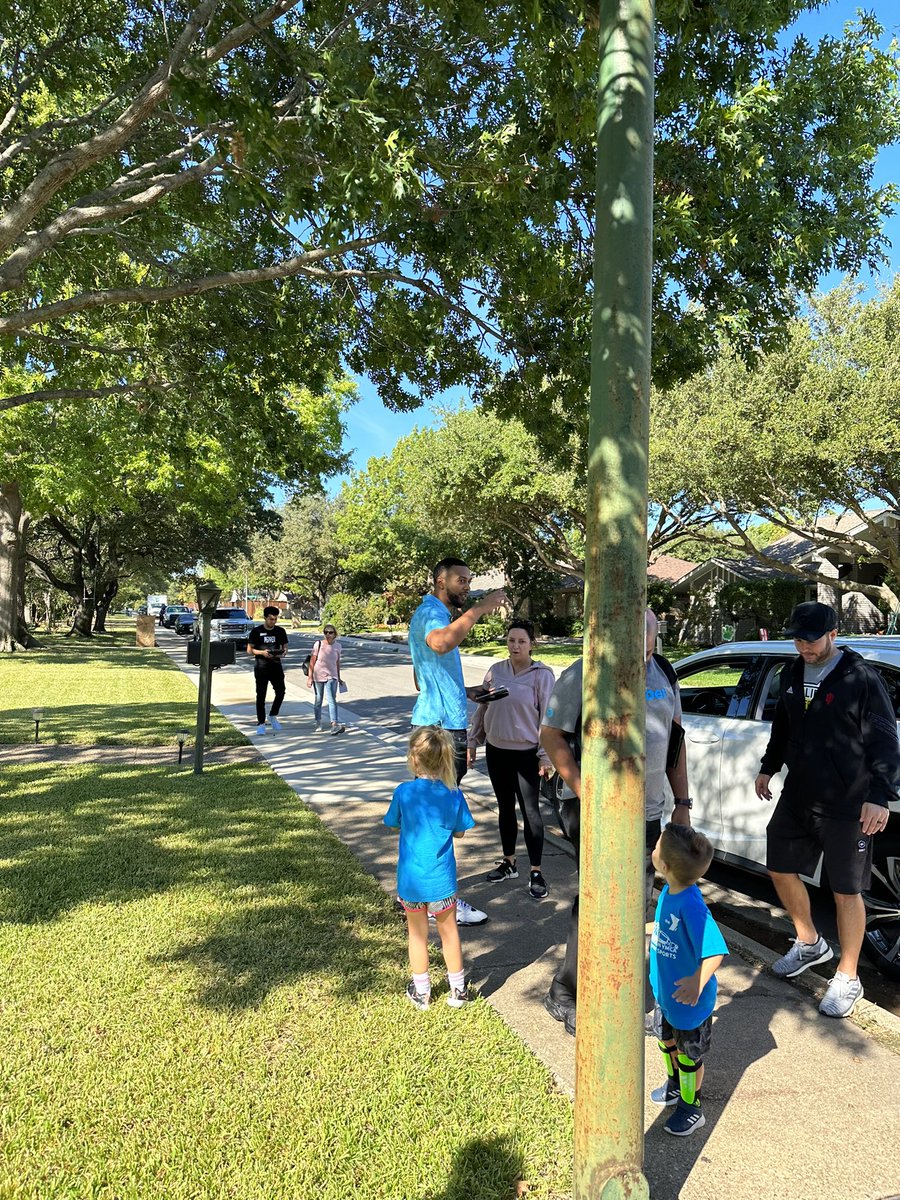 yvetteNTX's tweet photo. Huge huge thank you to our partners who came together to make this happen for the community! ๐
@NTX_Anuksha @SSanjuaneloS @Gera_Camargo1 @CaresseSimpson @dbustamante1210 https://t.co/K05skwN22g