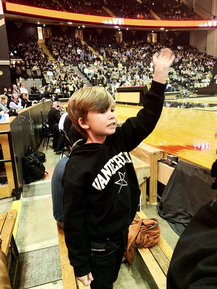 josh_dw_collins's tweet photo. @VandyMBB Ready to get loud in Memorial! #VandyFan https://t.co/j2fJ53ZQKZ