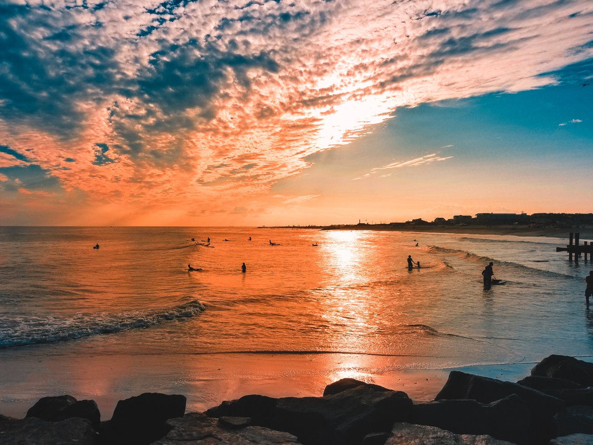 doubletreesdbay's tweet image. Sunsets in San Diego? Unmatched. We've listed all our favorite spots to snap the perfect sunset Instagram in our latest blog post. 🍁🌆

#HolidayInnBayside holinnbayside.com/blog/where-to-…