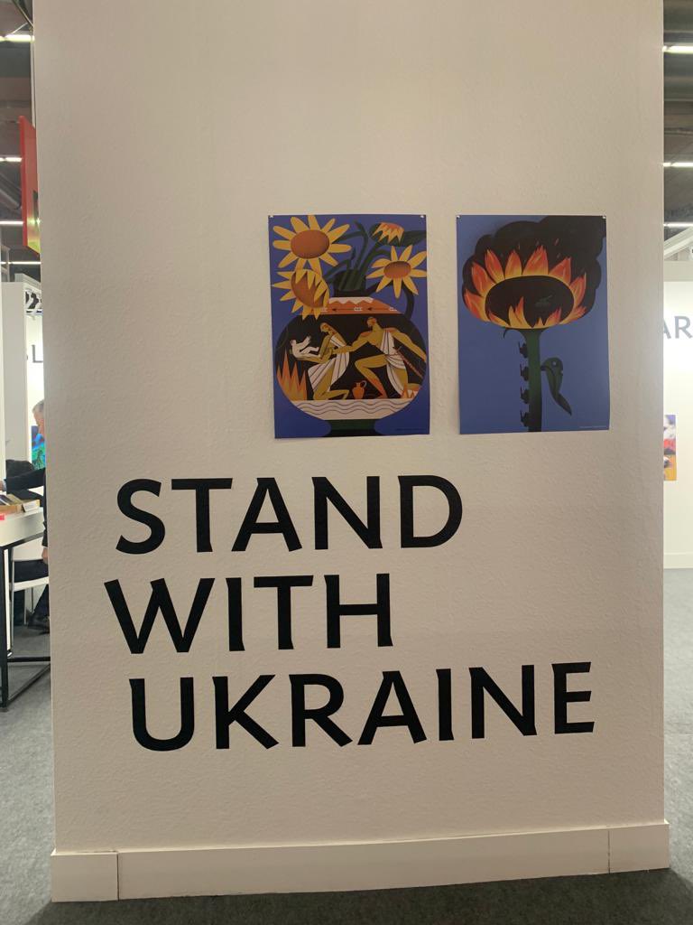 BuchlerAlex's tweet photo. Three high-octane days at the Frankfurt Book Fair! It was wonderful to meet so many colleagues again, make plans and see the international book world’s energy undiminished. #FBF22 https://t.co/VfcAfDRjfu