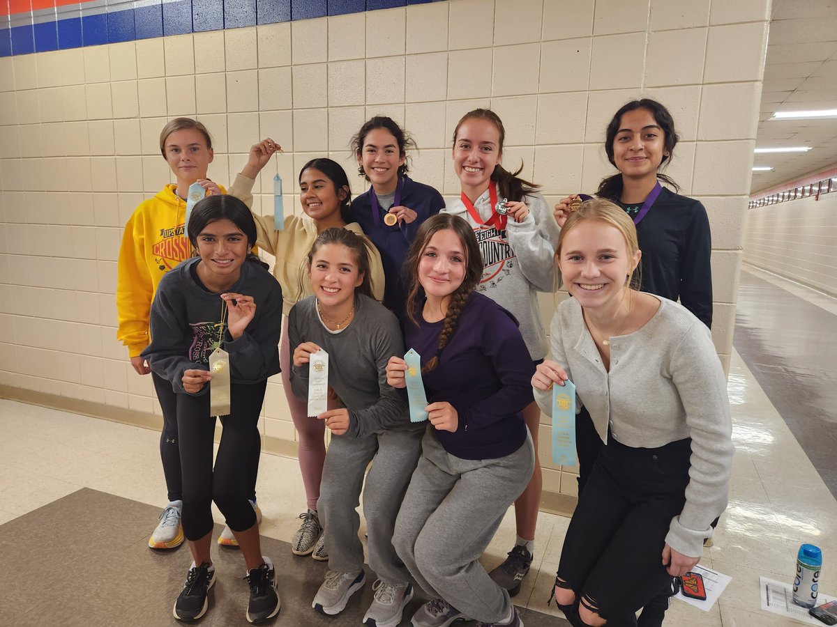 Conference 2k22! Congrats to all our All conference winners! 
#sexc #uec #girlsxc #rollstorm #fall2k22 #thisishowweroll