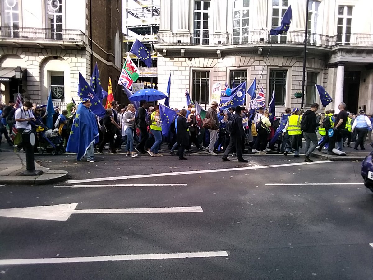 Welsh contingent at the #NationalRejoinMarch today.
#RejoinEU