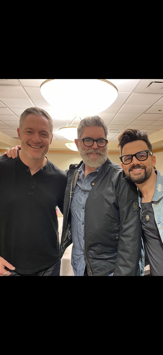 So good to see my friend @Omundson after so many years! What an inspiration you’ve been over the years on your road to recovery, Tim. The talented @Billy_Moran joined Tim and I for a photo at the @CreationEnt #spnvancouvercon2022 yesterday.