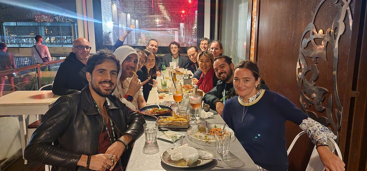 MetaxuStudio's tweet image. Thanks for the good food btw. Here's the table with @XRWorkout and @GOinsideVR #Goodtimes