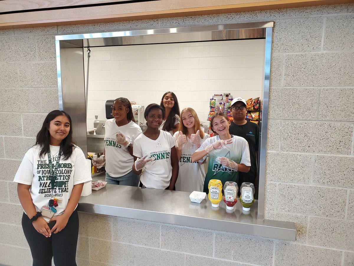 ICHS_TENNIS's tweet photo. SUPER BIG THANK YOU!!!!!!!!!!!! to ICHS Tennis team members for coming out to support our local Jr. High Volley Ball tournament.  It was a blast and you guys did a great job.  

Also thanks to Team Parents Aliena Murphy and Tina N.D. Rivera for your never ending support. https://t.co/i705OPjbfY