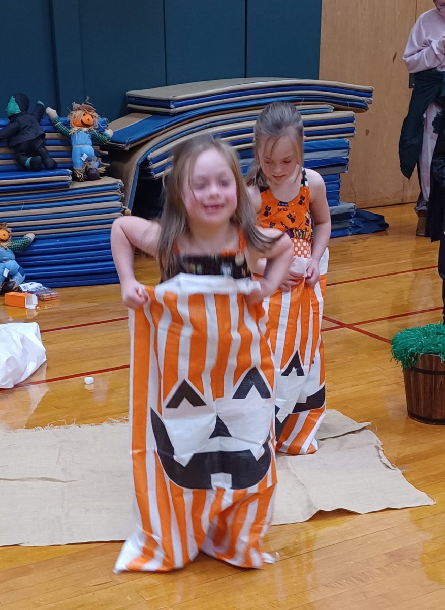 We had so much fun today with the <a href="/FHSTHS/">FHS Thespian Society</a> at their Safe Halloween! The decorations and costumes were amazing! Well done! <a href="/FHSDalers/">FHS Dalers</a> <a href="/MrBeck_FHS/">Mr. Beck</a>