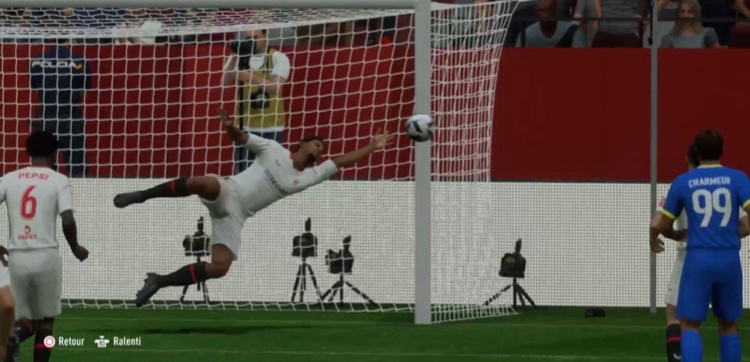 Pergerac's tweet photo. @EASPORTSFIFA , VENEZ DM POUR EXPLIQUER CETTE SITUATION, ET Y’A EU NI ROUGE NI PÉNO #Corruption https://t.co/7I1dGPZuHR