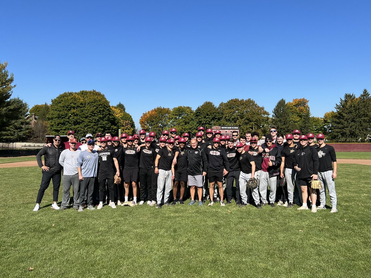 LafayetteBsbl's tweet photo. Thank you to all the alumni for your support! We enjoyed having you back at Kamine Stadium today #OnceALeopard #AlwaysALeopard https://t.co/jLwLBedQ0q