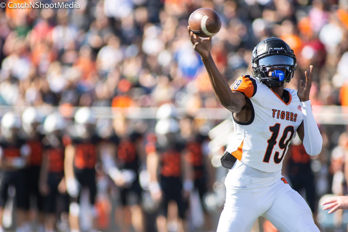 CatchN_Shoot's tweet photo. @BryceUnderwoo16 Ladies and Gentlemen……Top QB of his class…As Advertised‼️ #Belleville https://t.co/qz39sOhOIZ