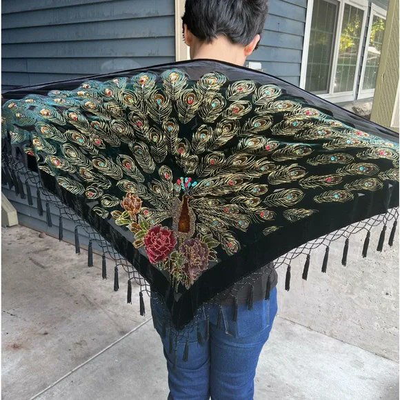 craftsandjoy's tweet photo. #Poshmark | Peacock Burnout Beaded Velvet Shawl Wrap #Boho #Gypsy Bohemian #Vintage 90’s https://t.co/NCclp33twi https://t.co/0HbXwfwTYl