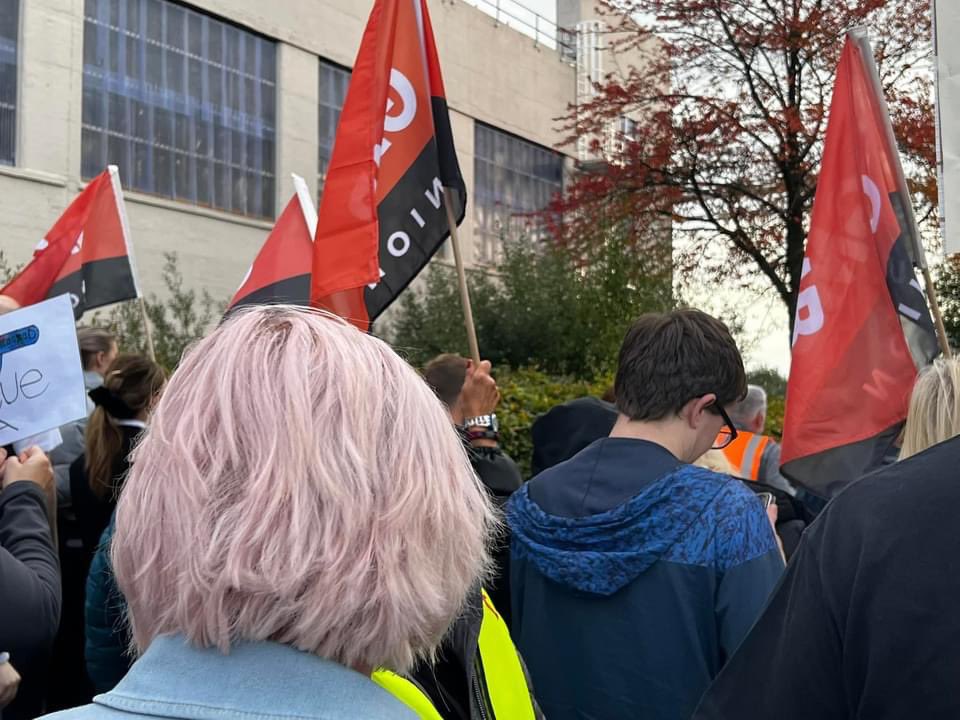 TimCouncillor's tweet photo. What a tremendous show of public support at the Save DSA march this afternoon. #SaveDSA @save_dsa @SallyJameson @Ed_Miliband @olivercoppard @sarahbarnesGMB @MayorRos @HempshallLeanne @SusanJDurant https://t.co/NSPbGMJwvd