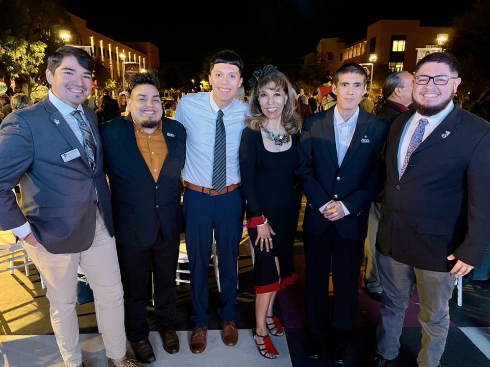 TAMUSAInvolved's tweet image. This past Thursday, brothers of A.I.M.M. had the opportunity to attend Texas A&amp;amp;M University-San Antonio Foundation Dream Maker Fundraiser Gala. 

#JaguarPride #TAMUSA #AIMM #MinorityMaleInitiative