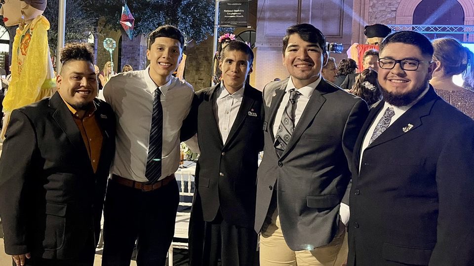 TAMUSAInvolved's tweet image. This past Thursday, brothers of A.I.M.M. had the opportunity to attend Texas A&amp;amp;M University-San Antonio Foundation Dream Maker Fundraiser Gala. 

#JaguarPride #TAMUSA #AIMM #MinorityMaleInitiative