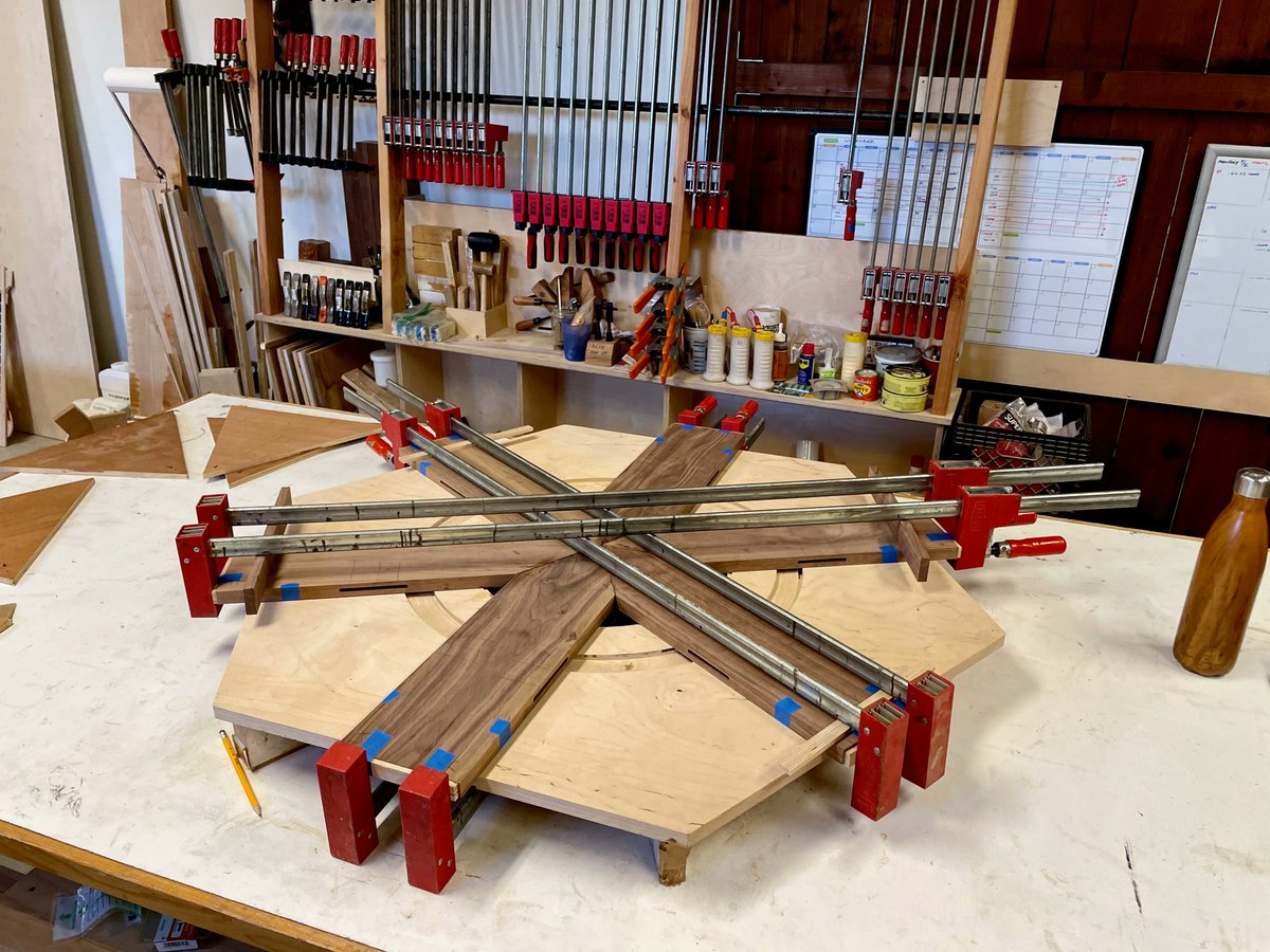 KeefriderCustom's tweet photo. Some creative clamping for the Keefrider Jupe star  😎 https://t.co/fOuAFgZ6Mk