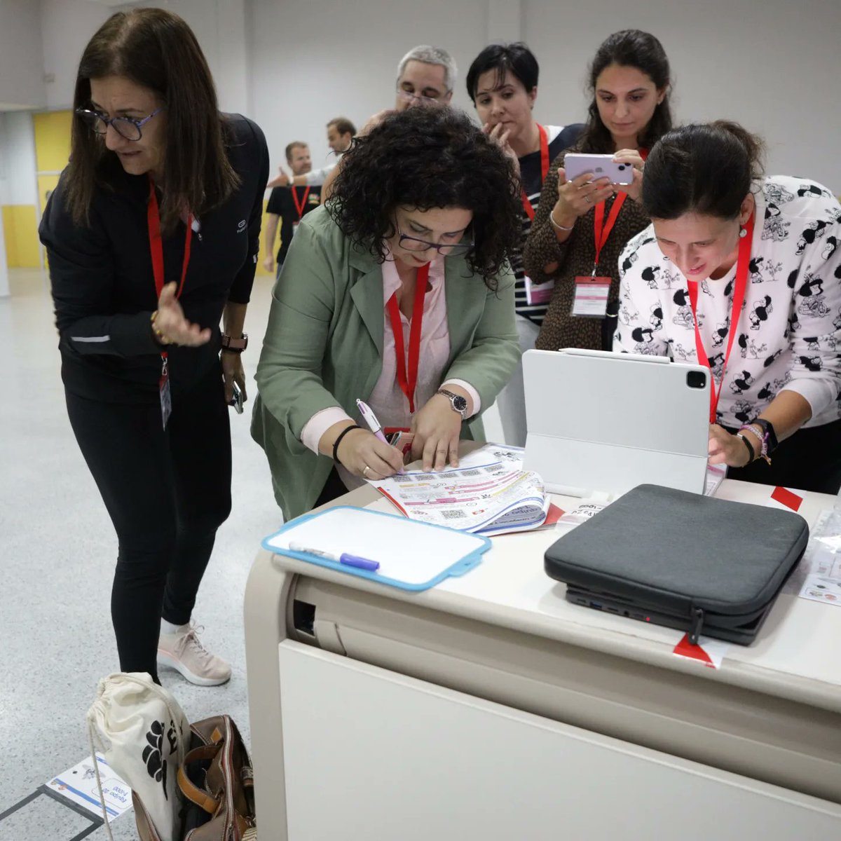 Laurasanchezmg's tweet photo. ¡Qué buen fin de semana! Aprendiendo en #e3xmarte #molaserprofe https://t.co/sFu0jiVPmB