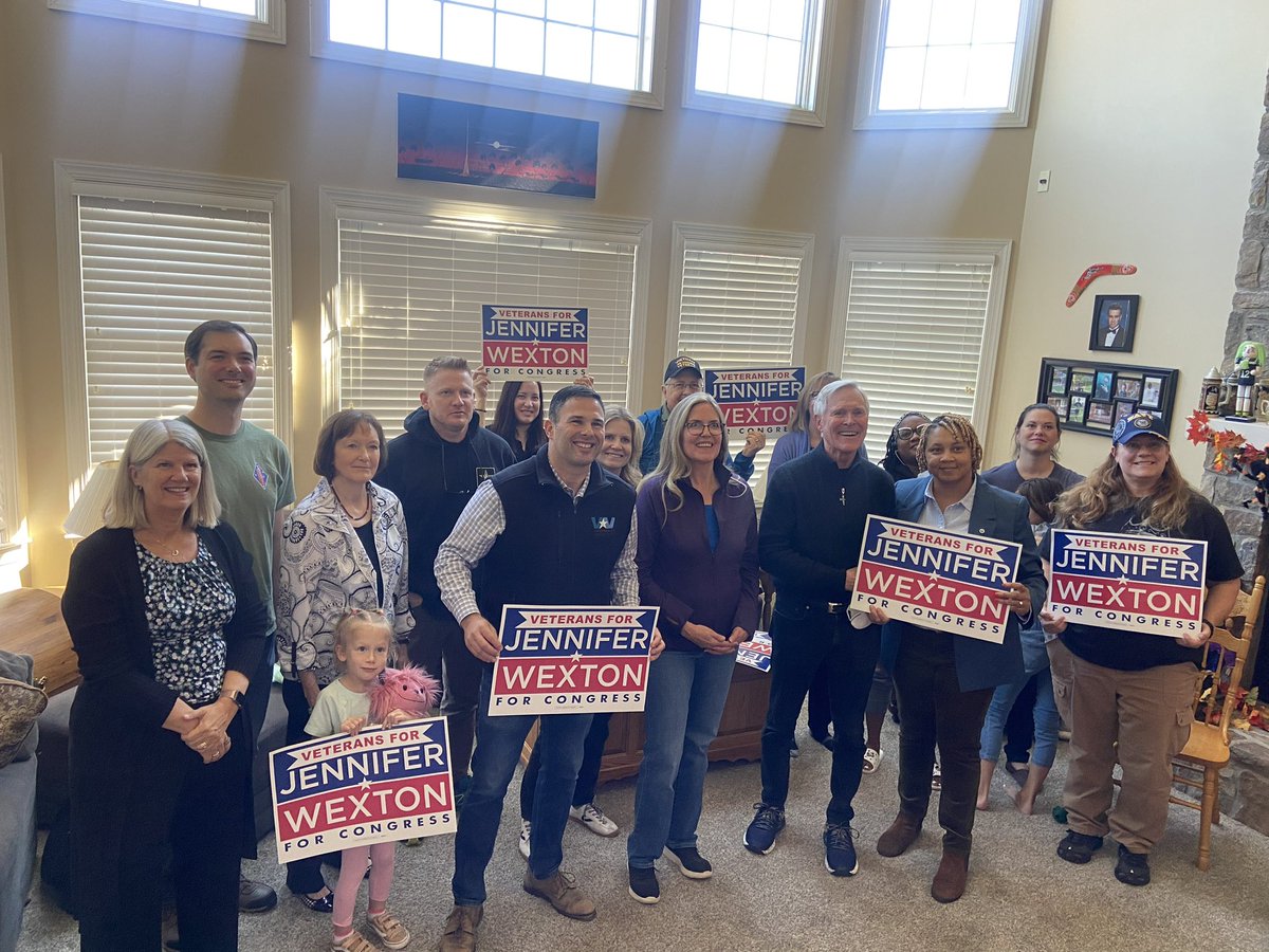 Great to join @SecNav75 and other @PWCDems in Prince William County this afternoon to help get out the vote for @JenniferWexton. Find you early voting location at: pwcvotes.org/earlyvoting