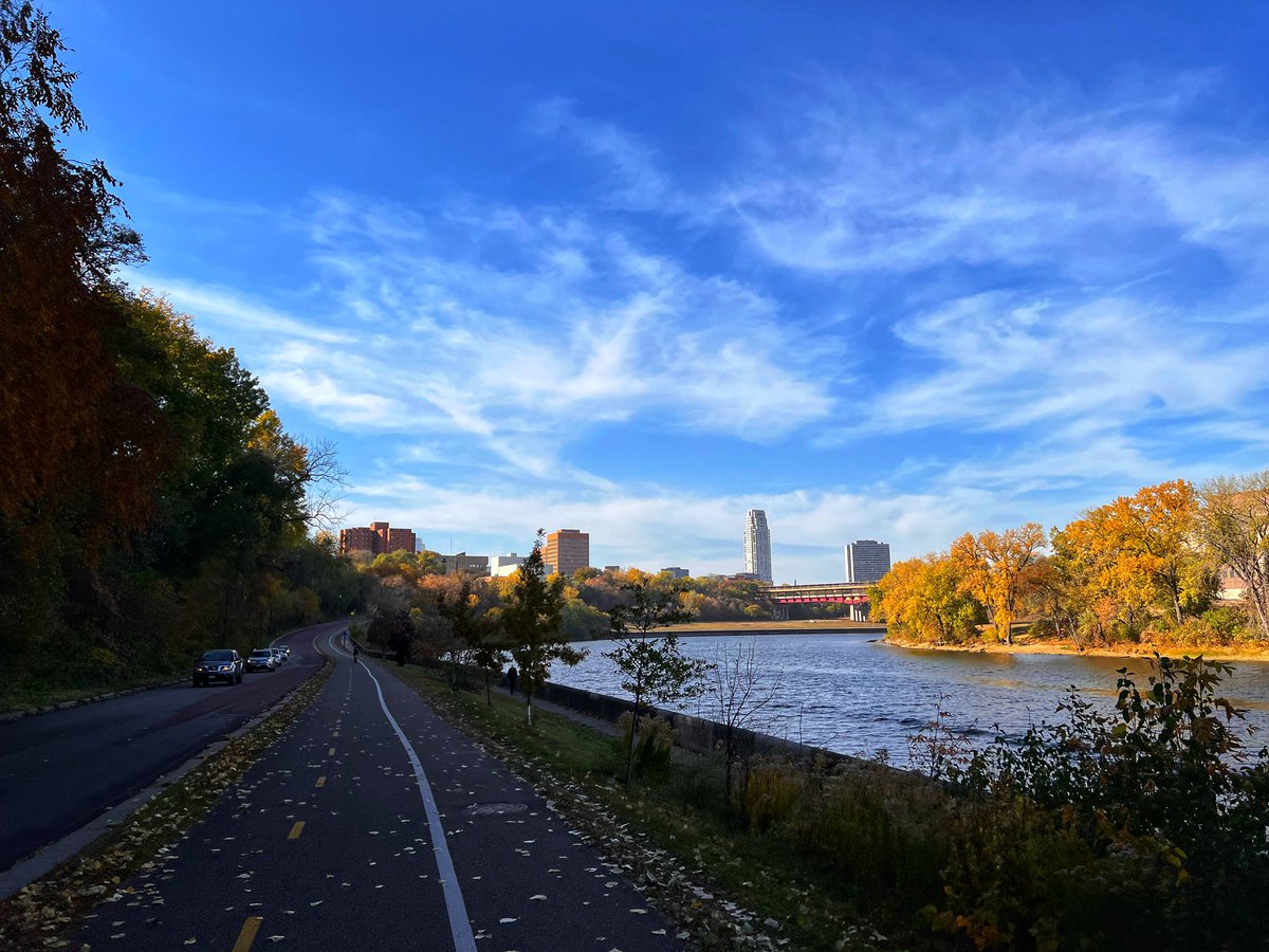 redgeographics's tweet image. First time for everything: today it was using a bike share system 😃 Rode a bit along the Mississippi after #nacis2022
