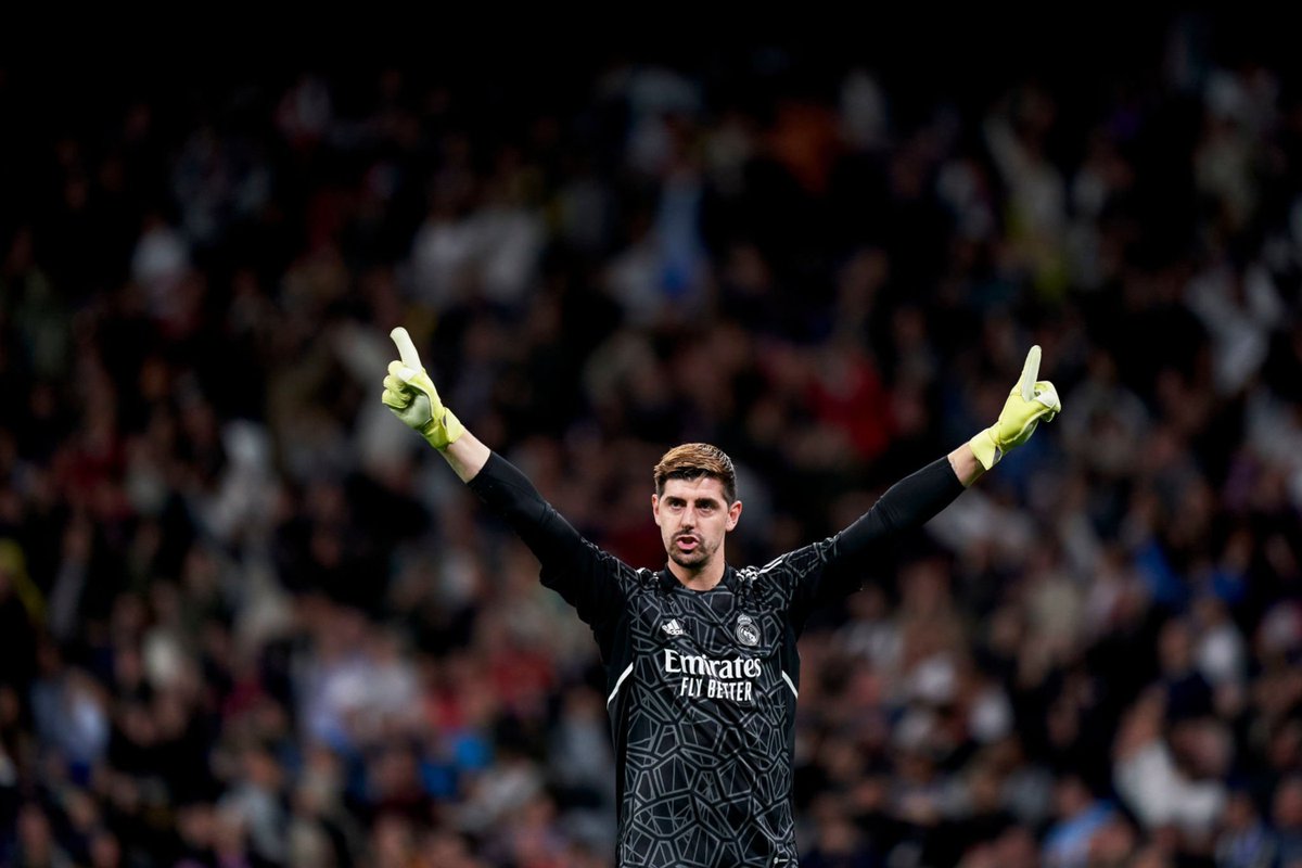 InfiniteMadrid's tweet photo. 🎙️ Courtois: "Stopping Valverde's shots? I don't know, you're asking the wrong person, I suffer too against him (laughs)." https://t.co/0dyoJNXG8J