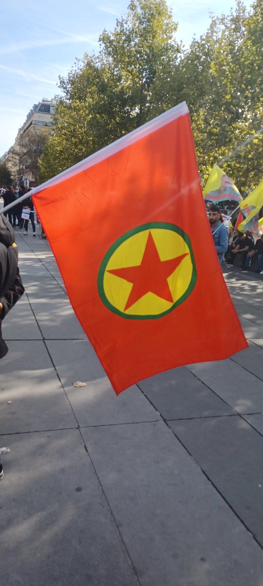 Asso_Antifa77's tweet photo. Nous serons donc à l'avenir de nouveau auprès des camarades de pkk, ypj, ypg et de tous les Kurdes en lutte.
La lutte Kurde est antifasciste, vive la lutte Kurde !
Bijî Rojava, bijî Kurdistan !
( vive le Rojava, vive le Kurdistan )
#kurdistan #Rojava #afa77 #antifa https://t.co/mCgS6xhoS6