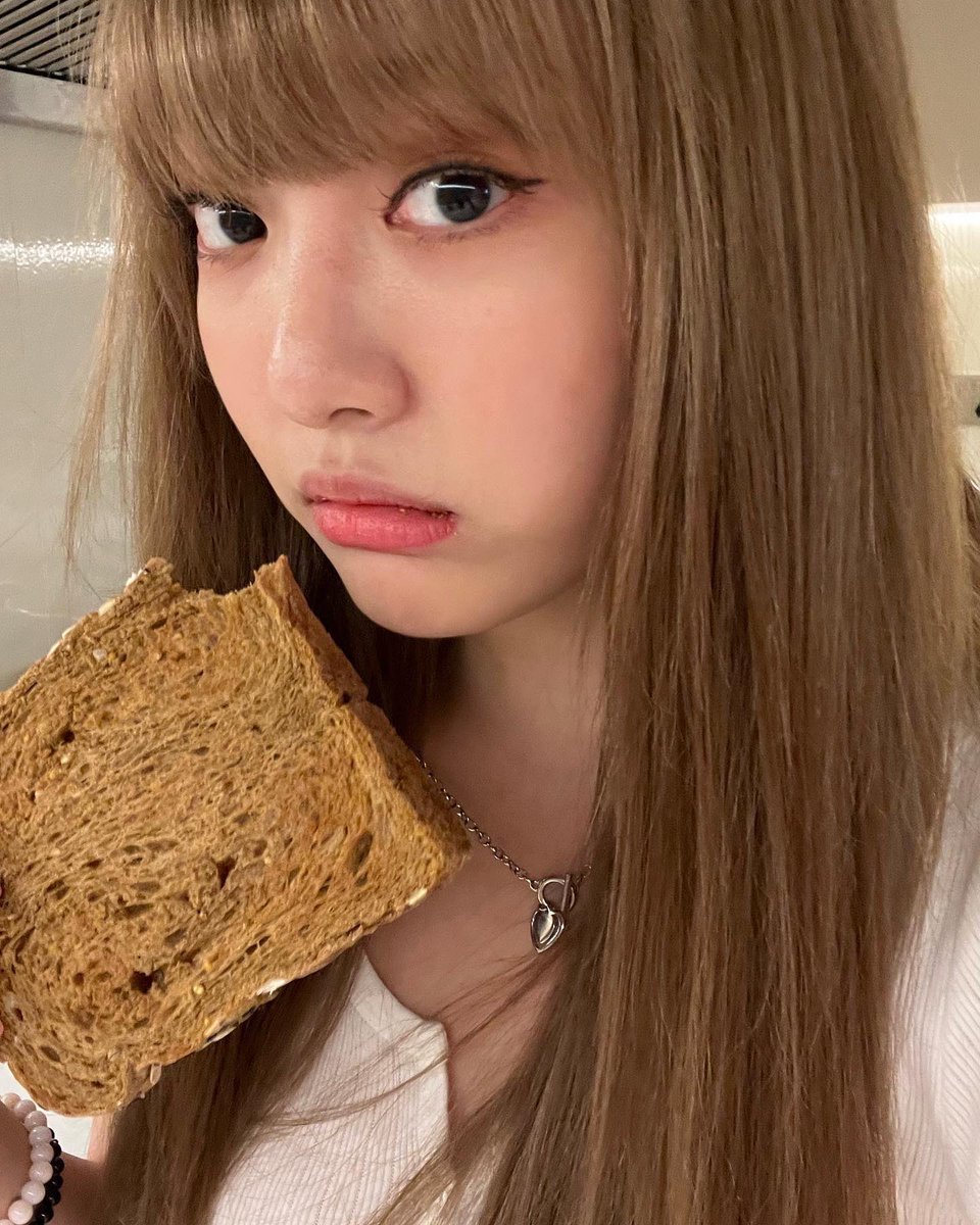 hansmiIk's tweet photo. HBD NINGNING ILYSM https://t.co/A6JrLk3Mao