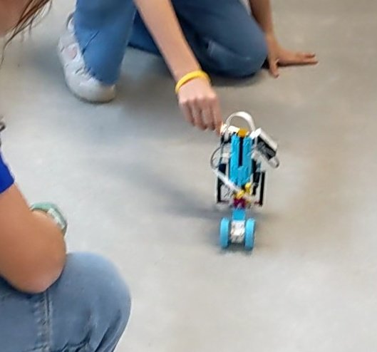 cponsard's tweet image. Girl power #CoderDojo4Girlz au Trakk de Namur avec de super activités d&apos;apprentissage au codage avec  #Scratch #legospike  et #microbit 
Bravo aux bénévoles des dojos ! #STEM #girlcode
