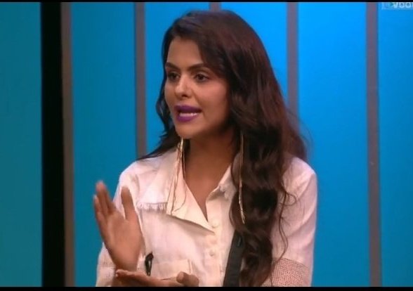 Muzzammilthakur's tweet photo. Whom do you support today in #BiggBoss16   ?

❤Like --- #GoriNagori &amp; #MCStan 

🔁Retweet --- #PriyankaChaharChoudhary &amp; #ArchanaGuatam 

#biggboss #bb16 #SalmanKhan𓃵 https://t.co/BM1iSqiEvc