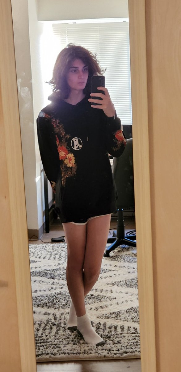 formerly_sus's tweet photo. it be a waking up at 12 pm kinda day https://t.co/qgXwhnjrEu