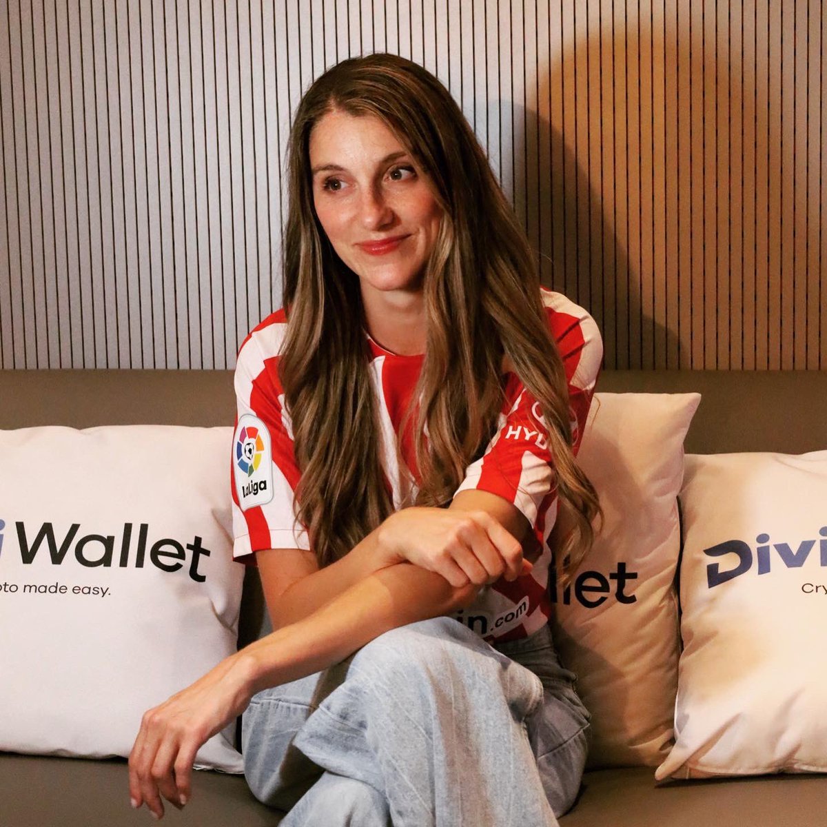 girlgone_crypto's tweet photo. Got to attend my first big football match in Madrid and the energy in the stadium was INSANE!! 🤯

So cool to see how LaLiga is embracing crypto. Thank you @DiviProject for bringing my sister and I out to experience this! ⚽️ #DiviPartner https://t.co/eWq3yg6rge