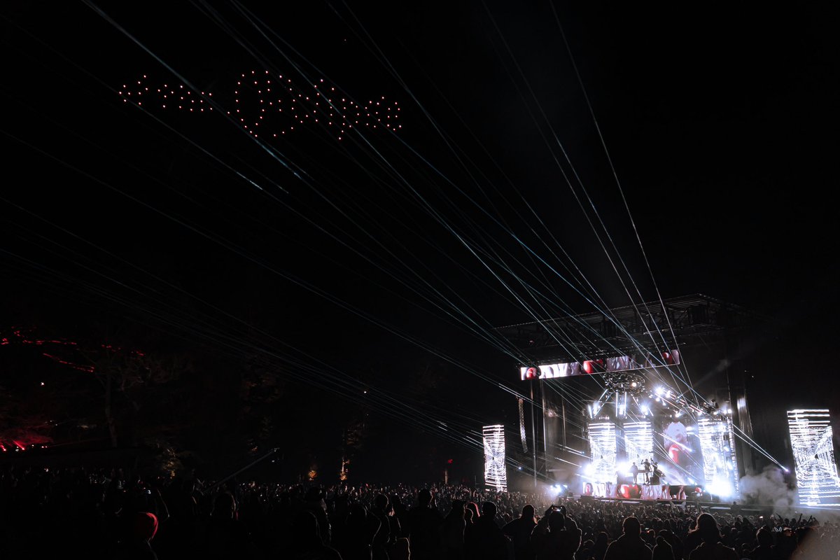 SummoningFest's tweet photo. @svddendeath b2b @maraudamusic went a little something like this 🔥 https://t.co/RlKh70rb0D