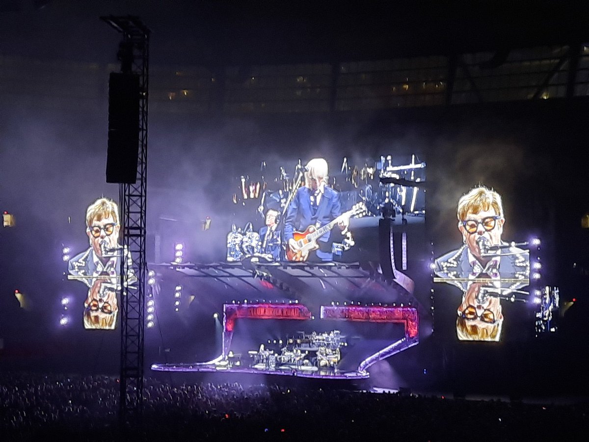 JLLori_'s tweet photo. Rocket Man killed it last night!!👑🎶🤩 https://t.co/apx8jjDokF