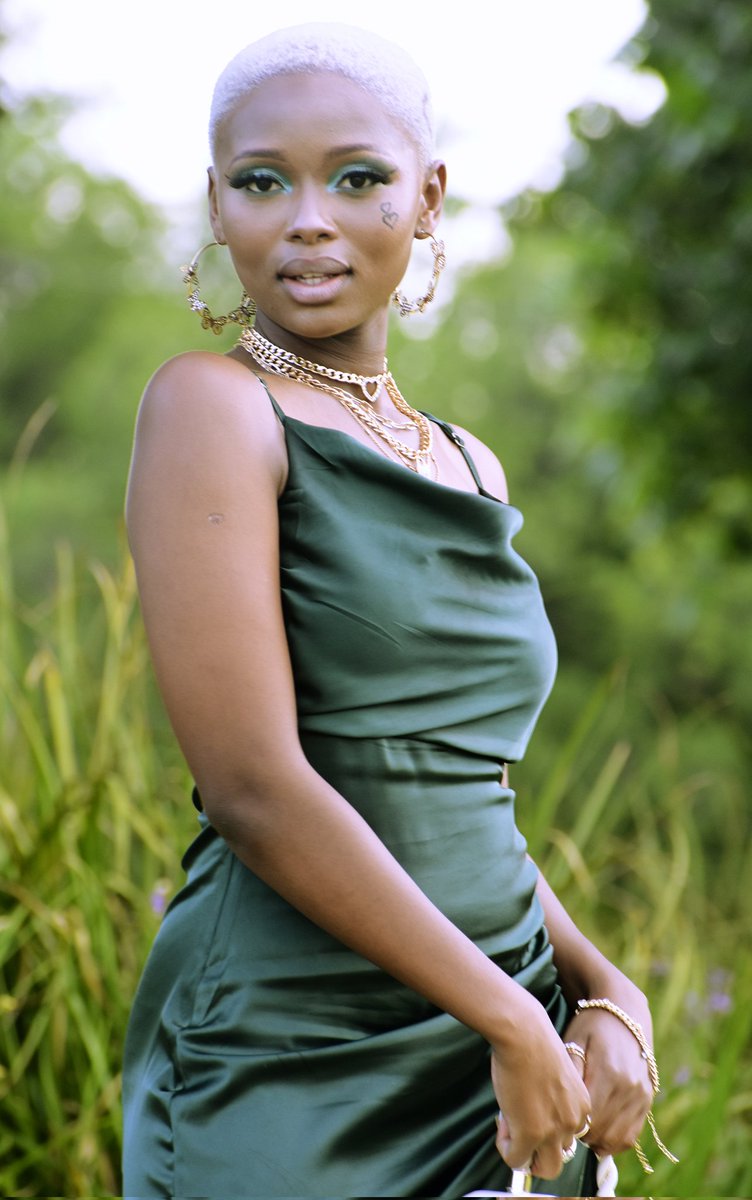 CAPtion_Motives's tweet photo. Lebo's Prom Shots 🙌🏾 ❤️ 🔥 🤌🏾. https://t.co/bfWZBmeMlC