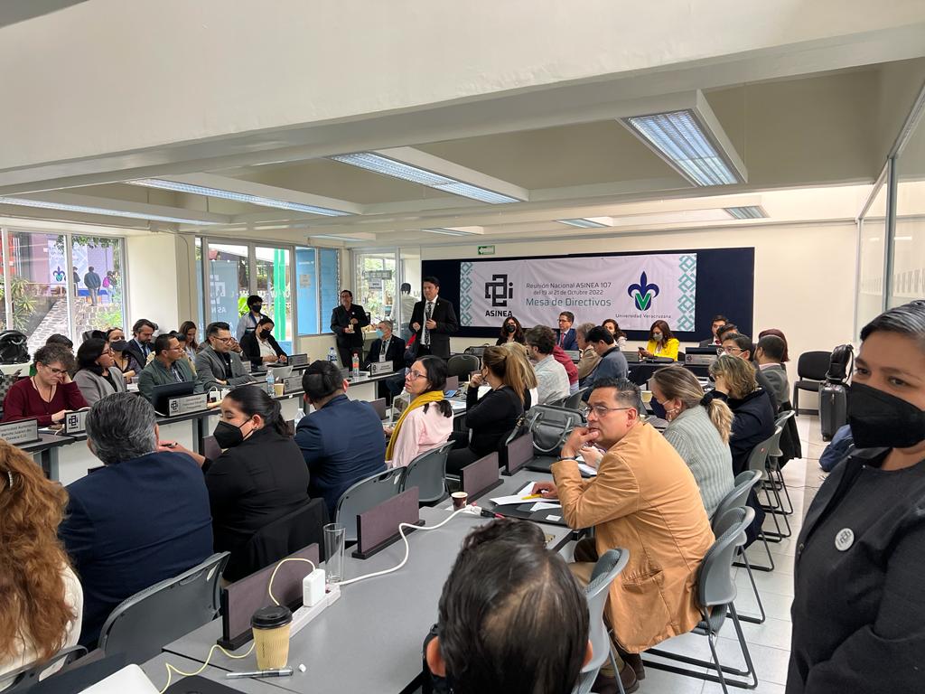 FCARMNacional's tweet photo. El Presidente @MarcoAVergaraV, asistió a presentar la formalización de nuestro ente certificador profesional, al constituirlo como una AC con personalidad jurídica y patrimonio propio, e invitar a la #ASINEA a que sea socio fundador, propuesta aceptada por la asamblea 107. https://t.co/z04n1SUo1q