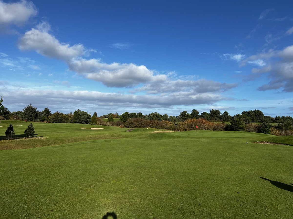 A beautiful day for golf at WBGC today with the weather more like August than almost November, the course looking great, and the greens running pure 👇