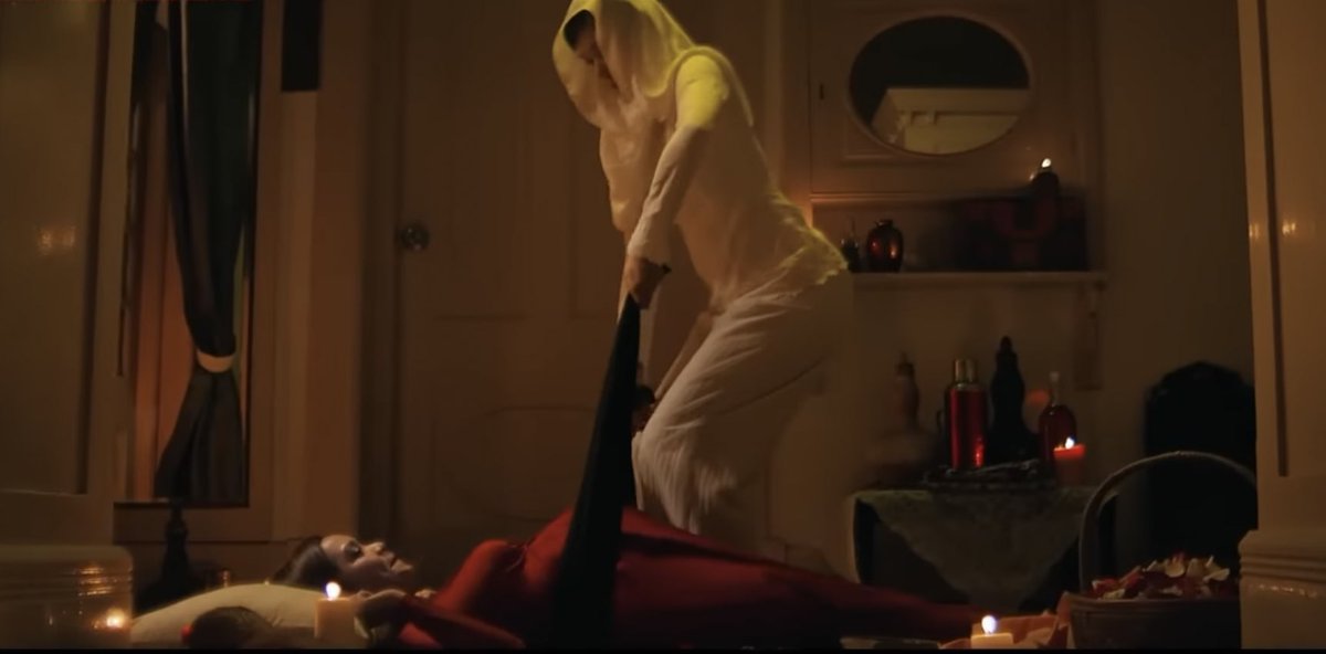 itskaytobeyou's tweet image. This scene from #TalbisIblis gimme goosebumps, and Nasha Aziz is 51, damn the bods, hot af! 🔥🥵