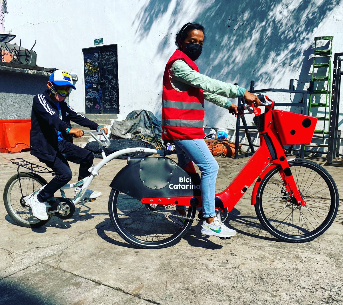 Bicitekas's tweet photo. Hoy comienza el programa @bicicatarinas #AlasDeLibertad préstamo gratuito de Bicis para la movilidad del cuidado. #SoyMamá #EnBiciEsMejor https://t.co/AK99MSInSu