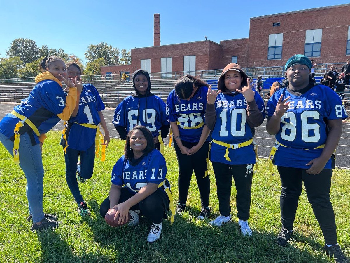 CarverVoTech454's tweet photo. Thank you #LadyBears🐻💙 for  participating in our annual #PowderPuffGame 🏈 during #HoCo2022. The #ClassOf2024 walked away with the win defeating the #ClassOf2023 14-0 this year

#TheCarverWay #flagfootball #highschool #BearPride🐻💙 #HomecomingWeek #BearNecessities🐻💙 https://t.co/Kx5gfzt3Vg