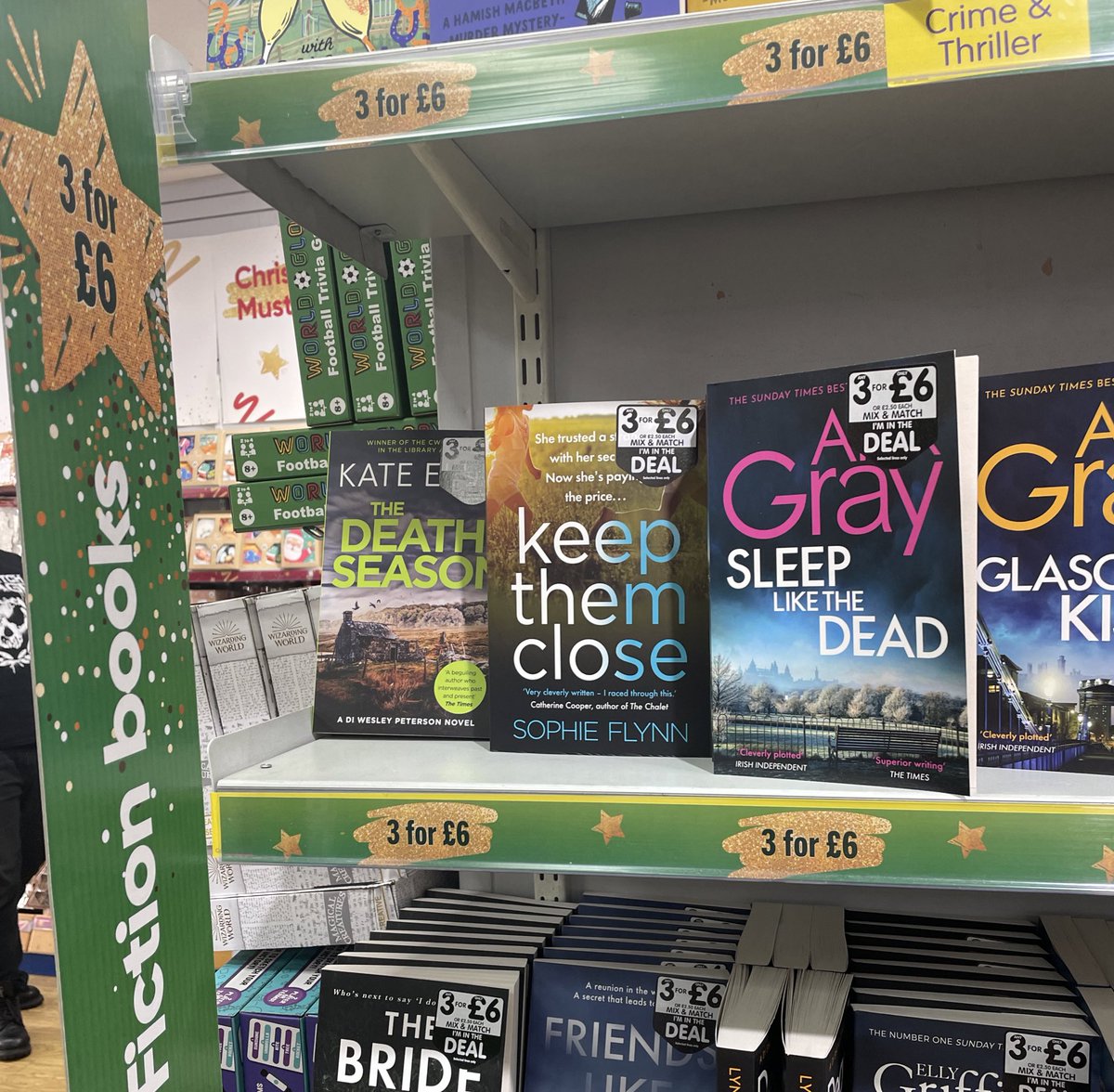 Squealed like an excited child today when I spotted Keep Them Close in @TheWorksStores 🥹🥹🥹 @HeraBooks @KNLitAgency