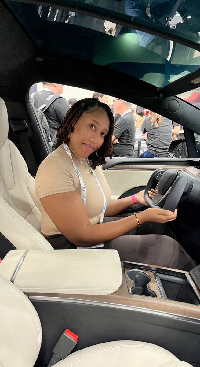 JaydeTech's tweet photo. I attended SWE 22. I got to learn & meet with many different companies. I had great expierence with amazing people, I wish I could thank everyone a million times. #SWE22 #WomeninEngineering https://t.co/WvyaRGKCOv