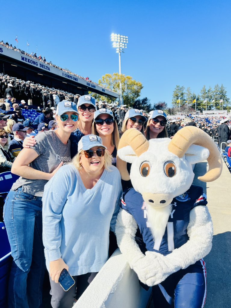Let’s gooooooooo! #GoNavy #NavyFootball #BillyTheGoat