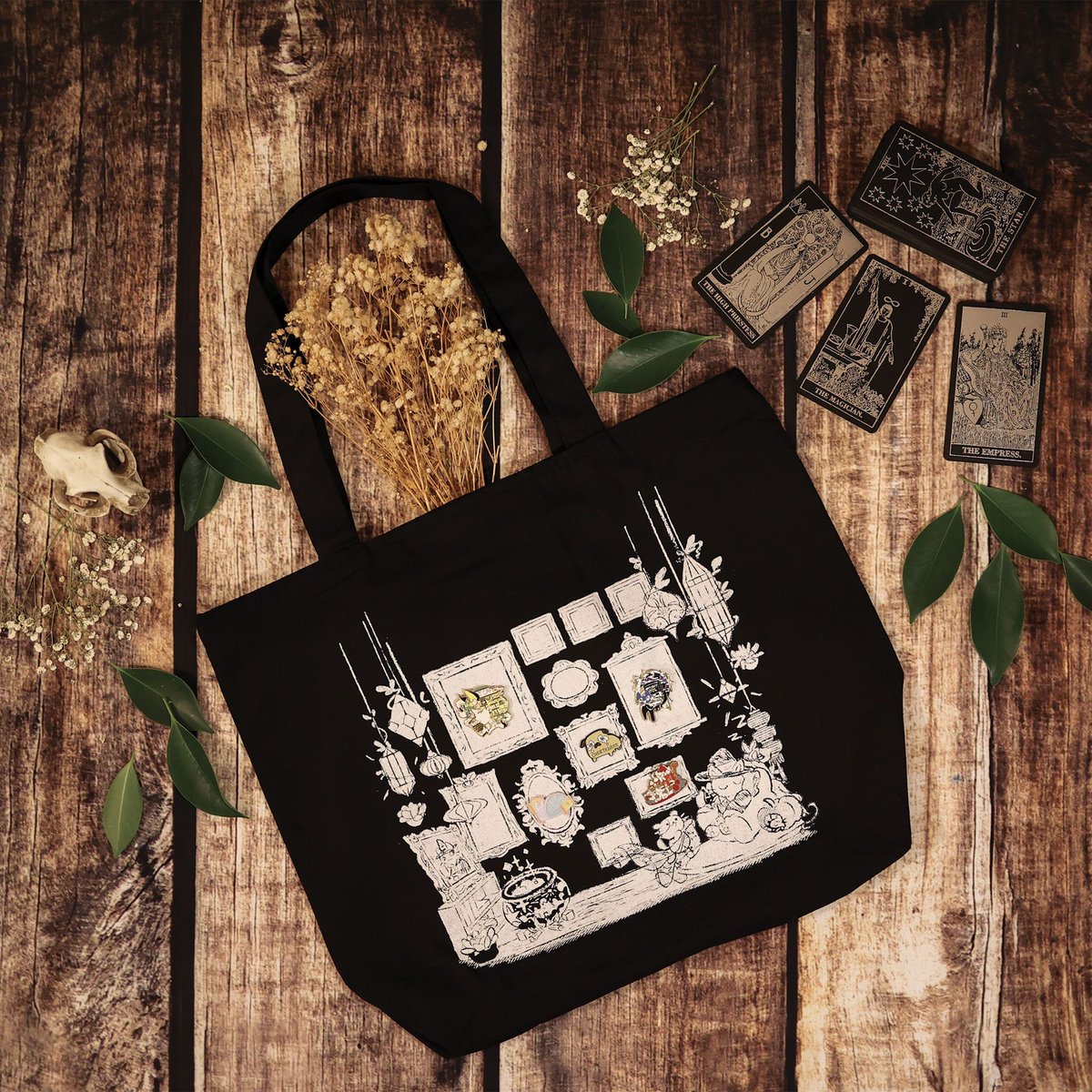 milqshop's tweet photo. You've been FRAMED π
#MILQCollection #enamelpin #totebag https://t.co/pNNVm5U61W