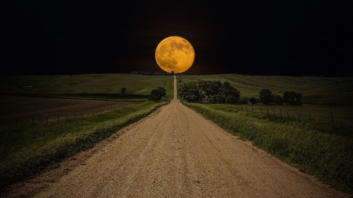M1ONLOVER's tweet photo. To the moon. https://t.co/Sde7VcDz0n