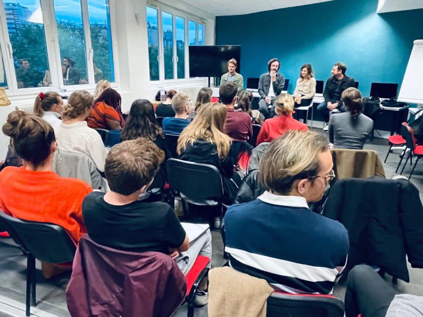 [ACTU CFJ] - 🎬 Clap de fin pour la semaine du doc au CFJ ! Nos étudiants ont travaillé sur 12 projets de documentaires et assisté à de nombreuses masterclass de grands professionnels 1/4