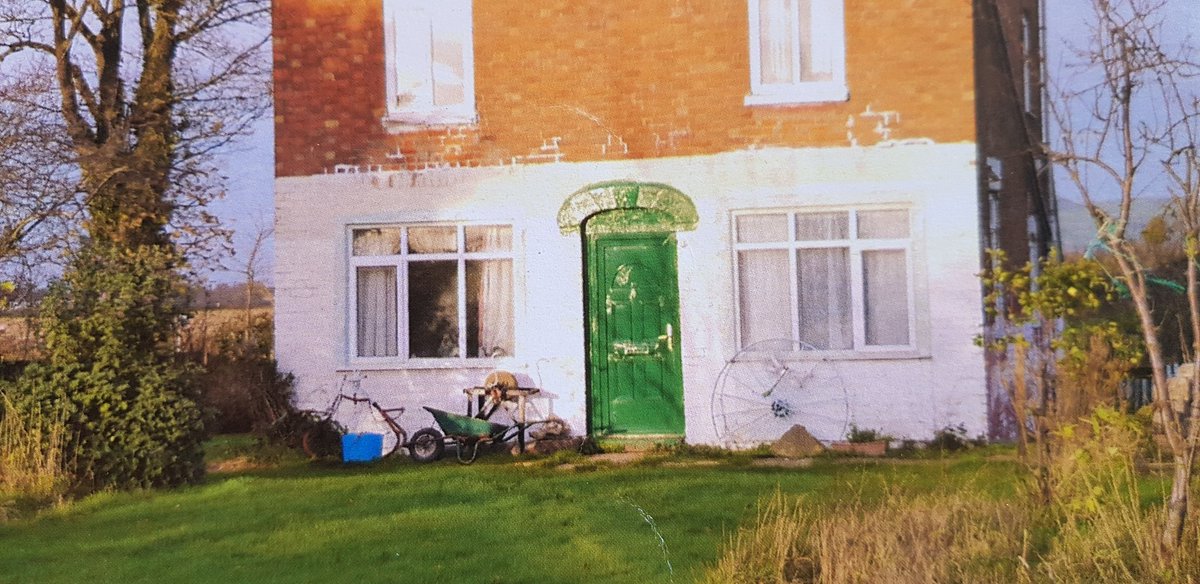 ShiftParanormal's tweet image. What can you see?  #hauntedfarmhouse #spooky #ghosts