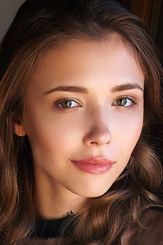 Қыздар үлкен әтештерді сорады